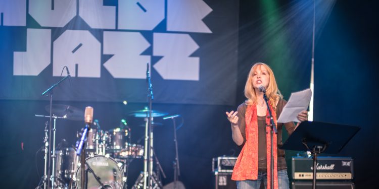 Hør nå her. Foto: Kjetil Valstadsve